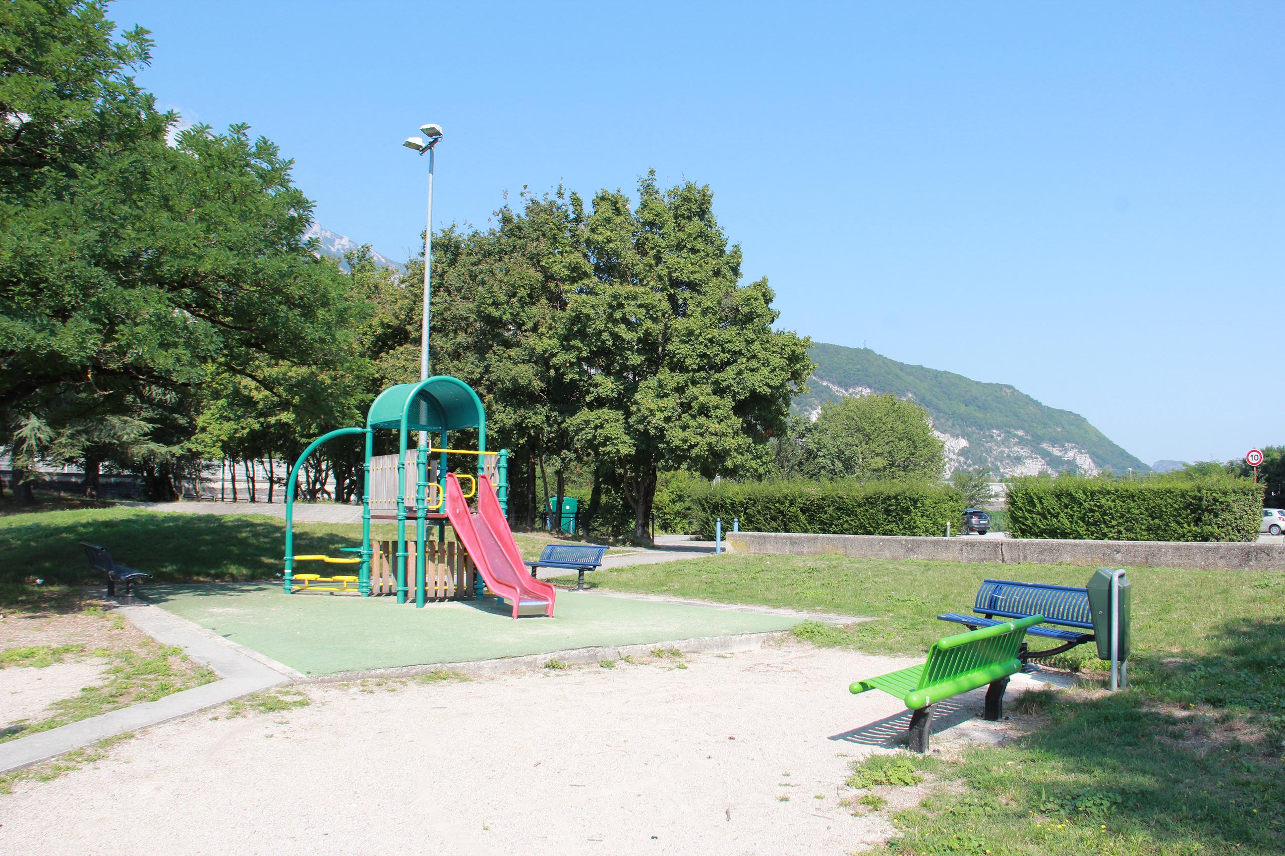 Square des Îles de Mars