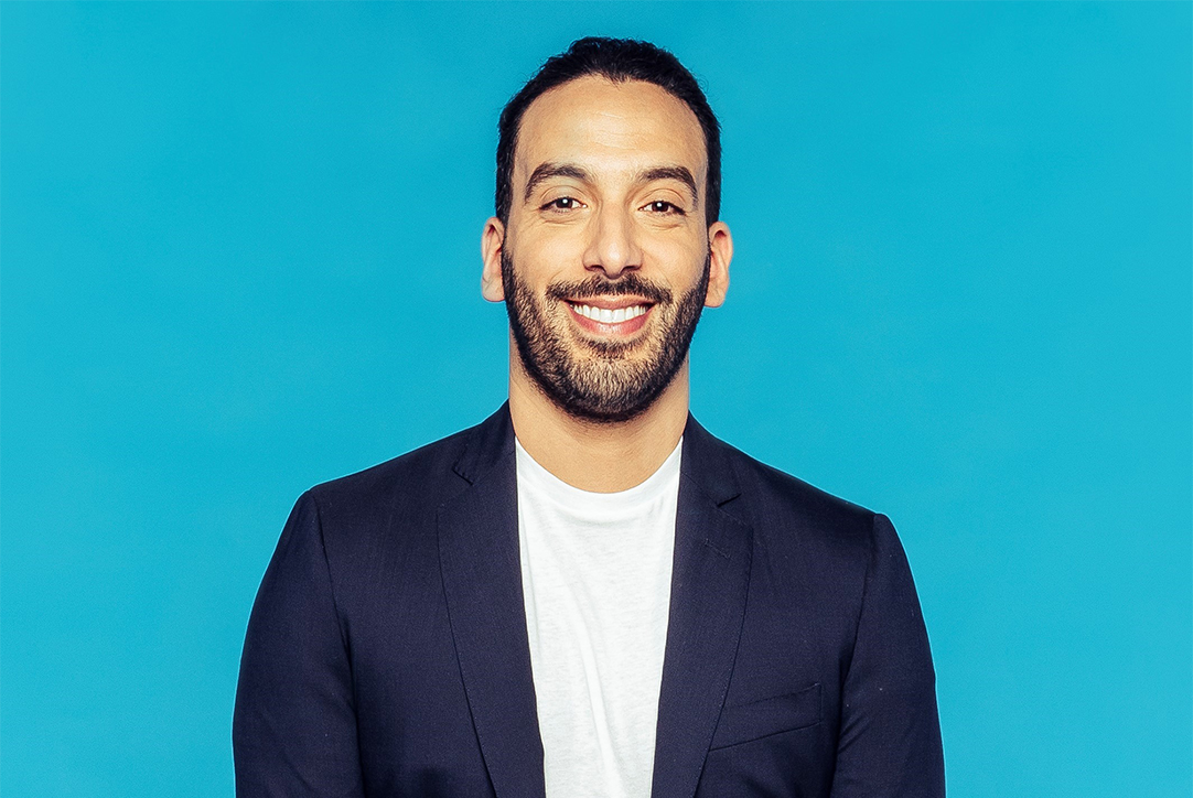 Farid Chamekh pimente ses anecdotes de sa vision douce-amère de la société