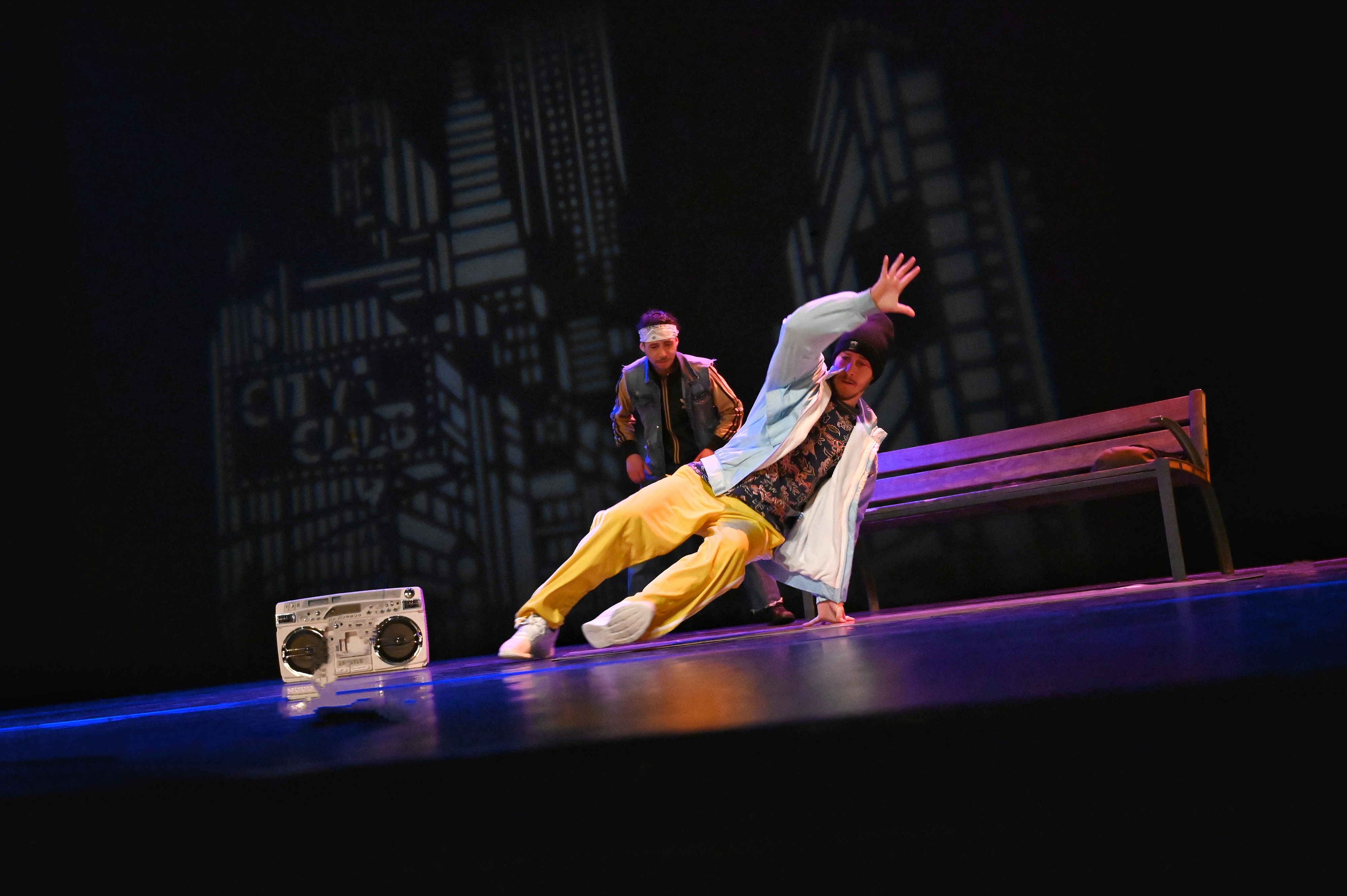 À travers le Breakdance, le hip-hop fait son entrée aux Jeux Olympiques de 2024. Cette consécration a donné envie au Pockemon Crew de partager l'histoire de ce mouvement avec les jeunes générations.