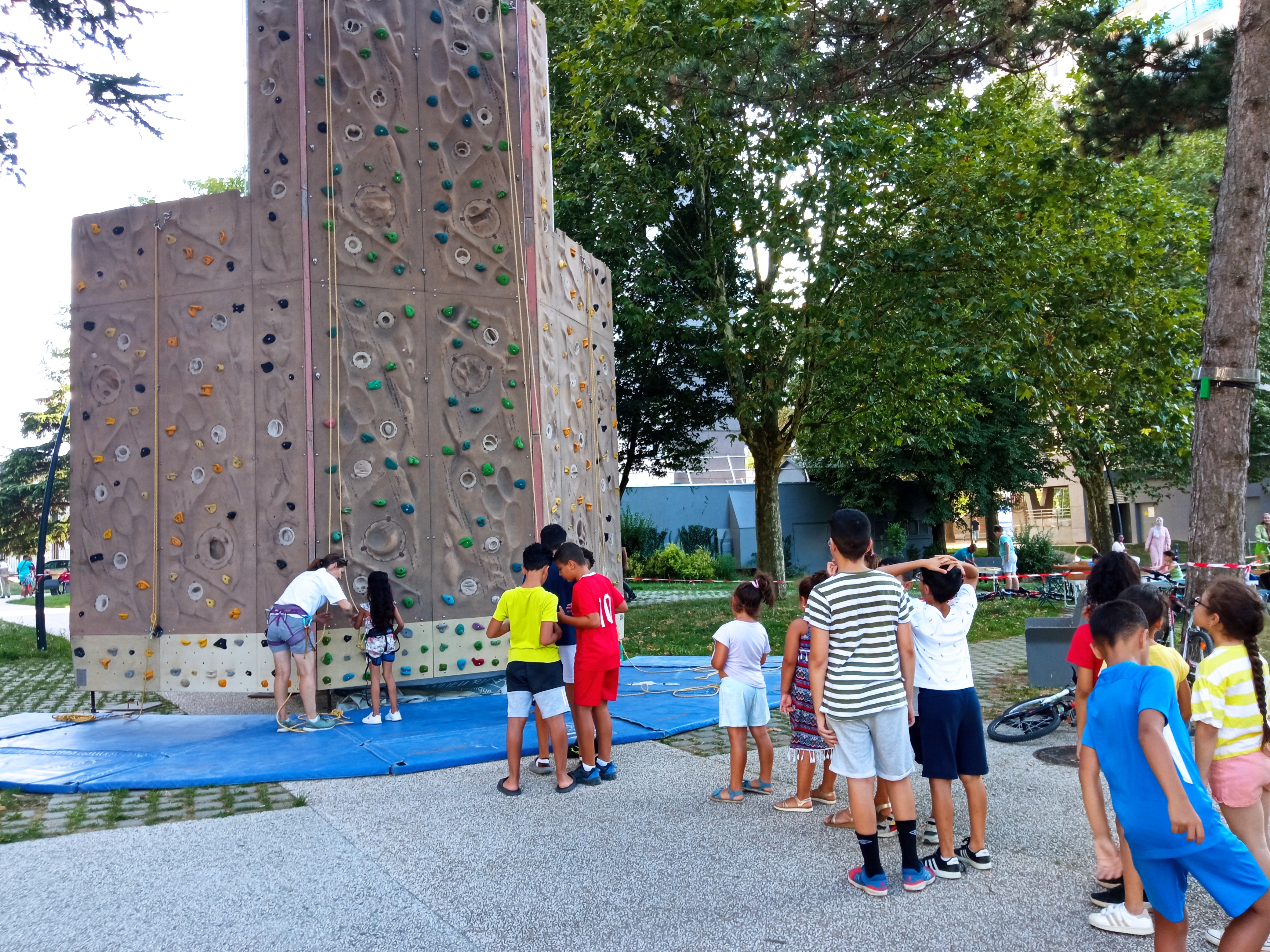 Animations d&#039;été - mur d&#039;escalade