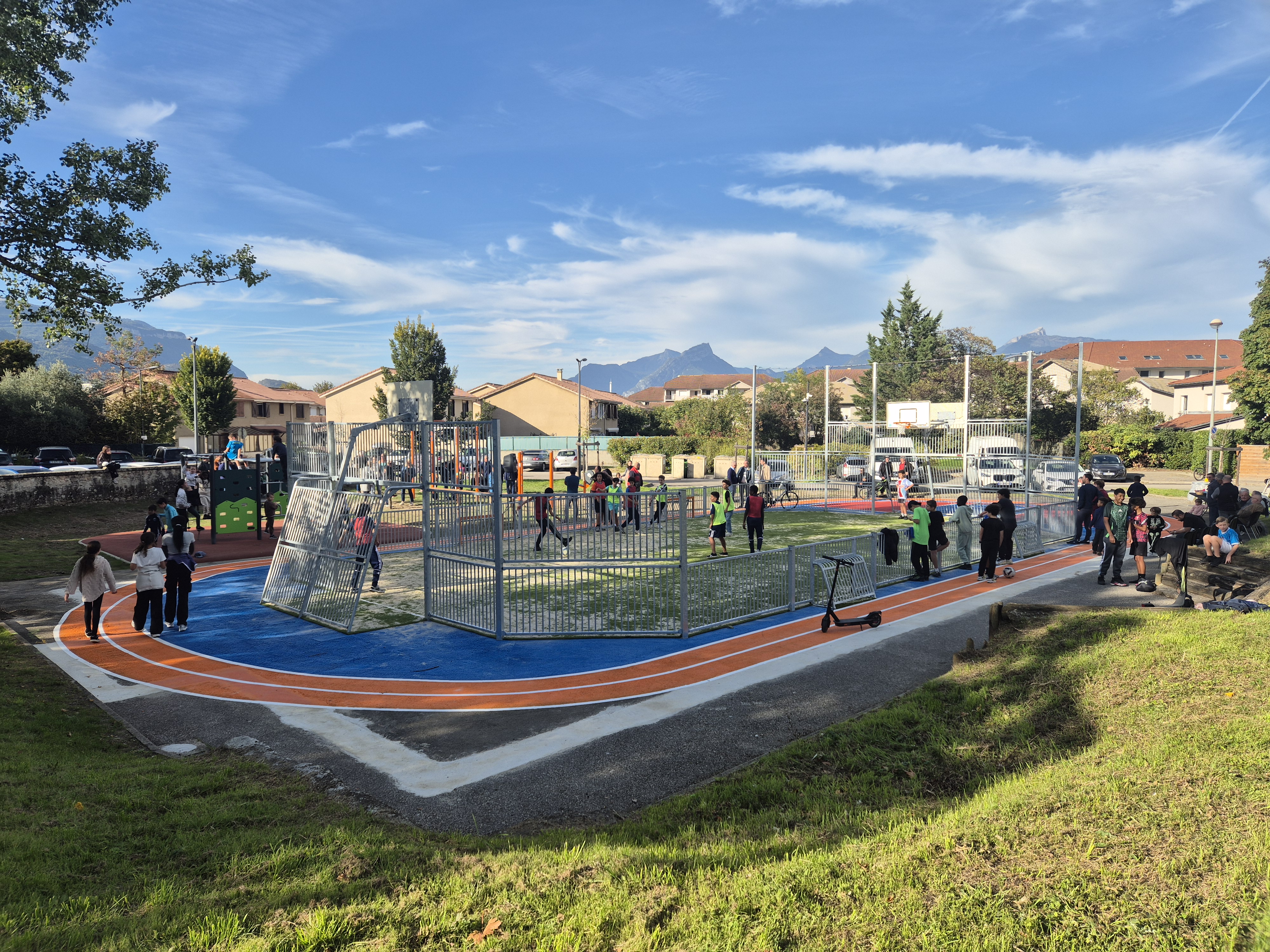 Terrain multisports grand galet