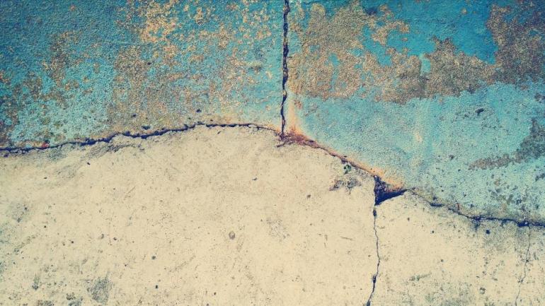mur fissuré