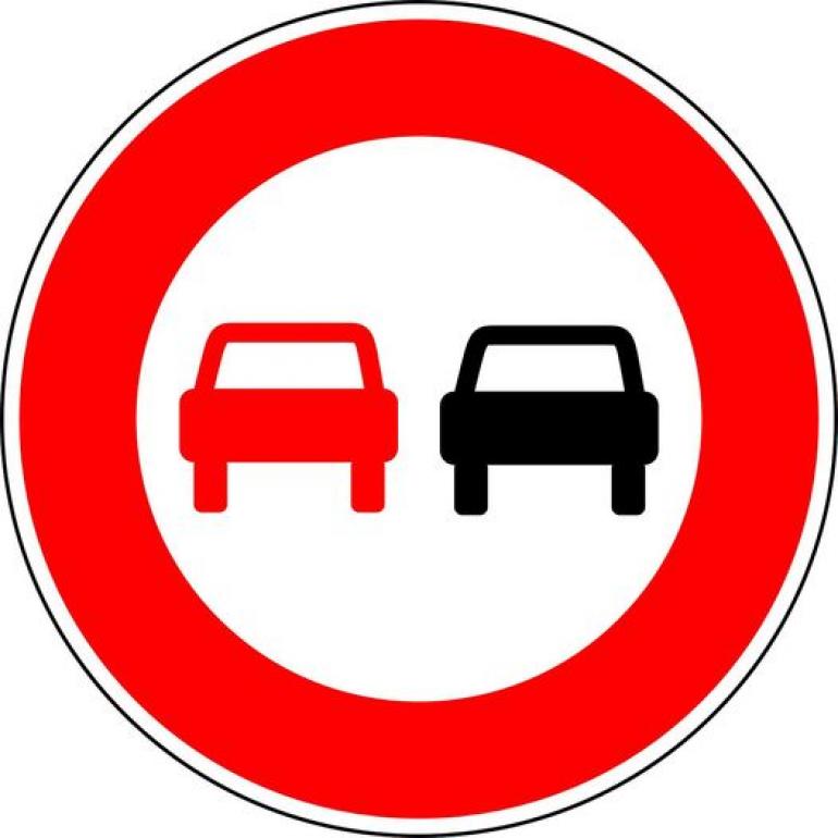 panneau routier interdiction de doubler