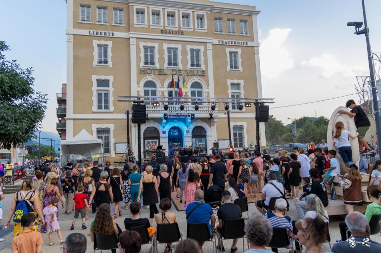 public fête été musique