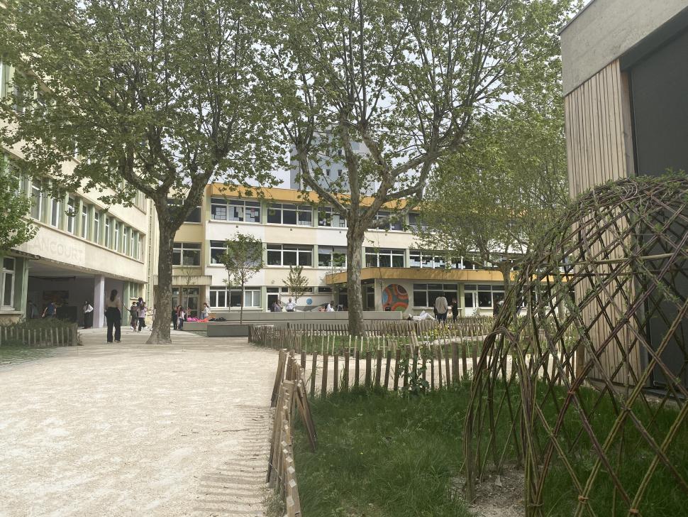 Inauguration de la cour de l'école Saint Exupéry