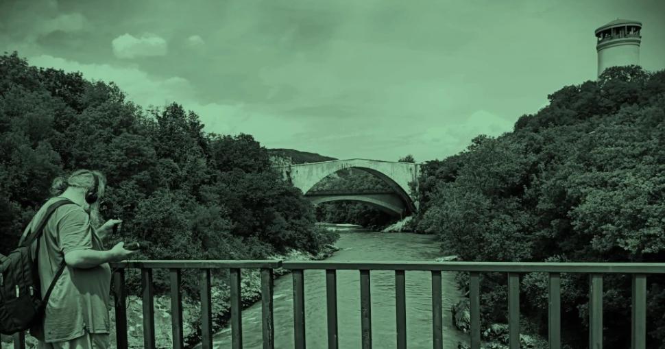 L'oreille fluente. Histoires d'eaux - Installation sonore & Parcours audio-sensible